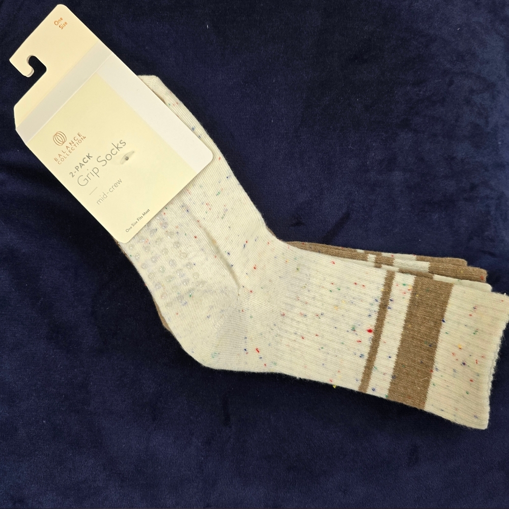 NWT 2 Pack Grip Socks